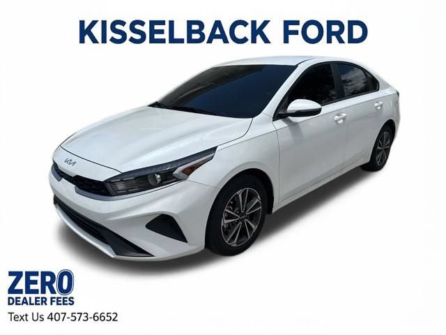 Used 2023 Kia Forte LXS w/ LXS Technology Package FWD image 9
