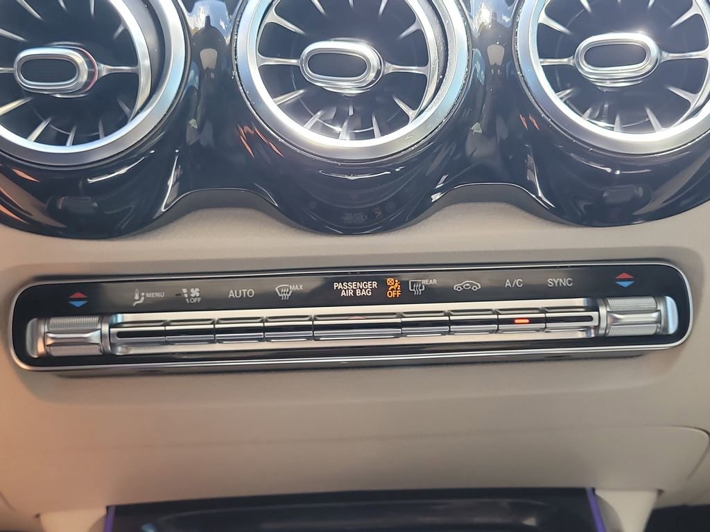 Used 2021 Mercedes-Benz GLB 250 image 22