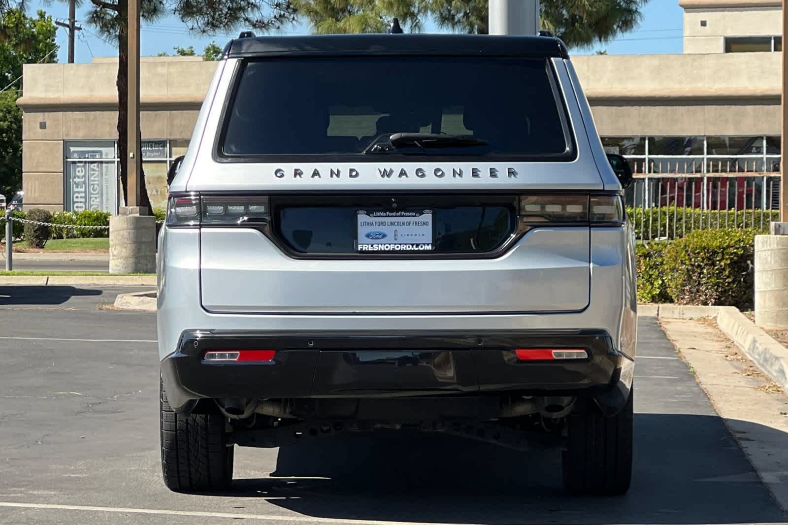 Used 2024 Jeep Grand Wagoneer L Series II w/ Quick Order Packagew 28T AWD/4WD image 8