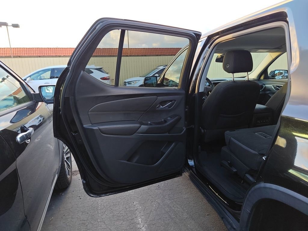 Used 2020 Chevrolet Traverse LS image 15
