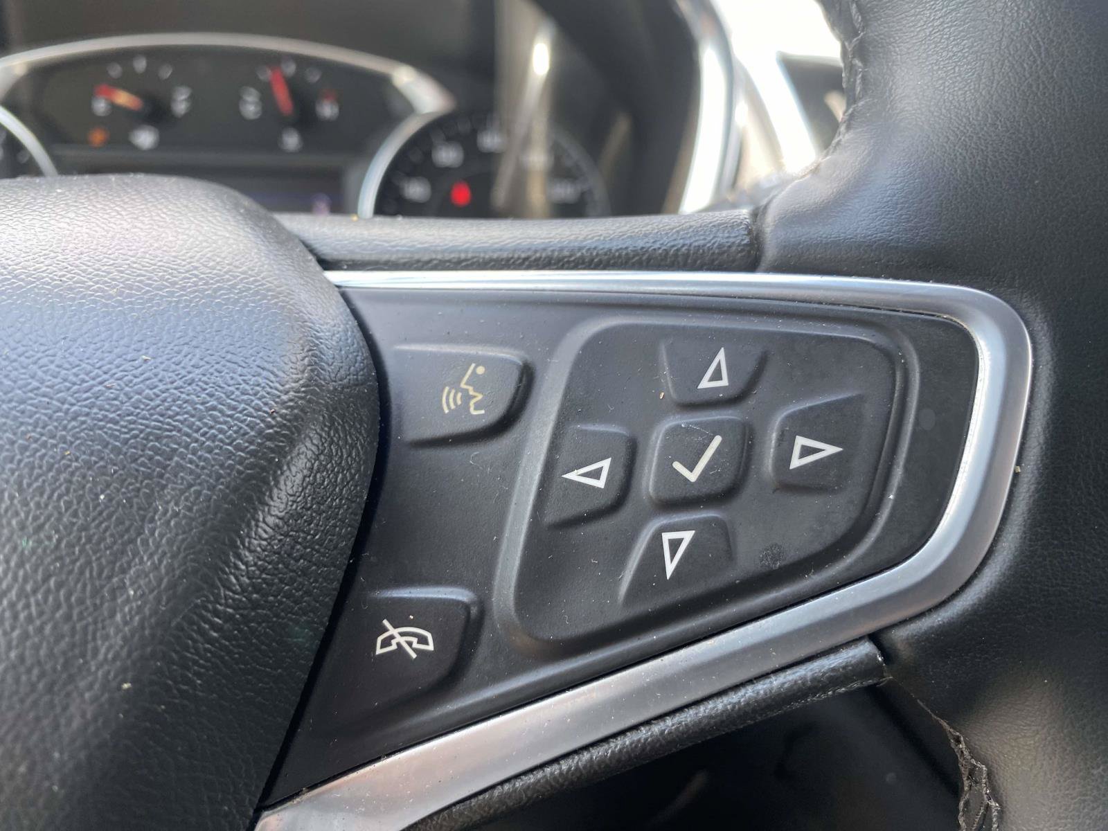 Used 2023 Chevrolet Equinox LT w/ Driver Convenience Package FWD image 21