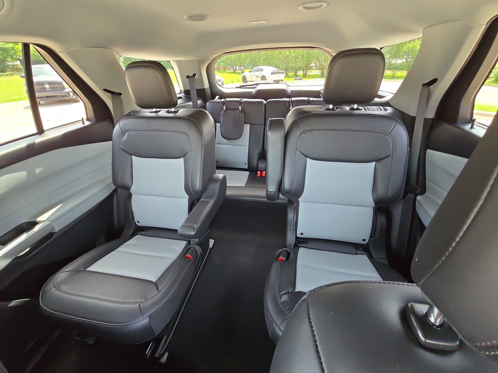 Certified 2023 Ford Explorer XLT w/ Equipment Group 202A RWD image 20