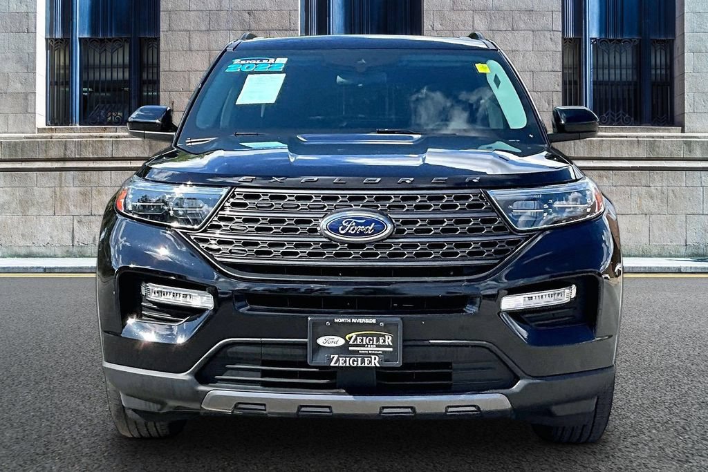 Certified 2022 Ford Explorer XLT w/ Equipment Group 202A AWD/4WD image 3