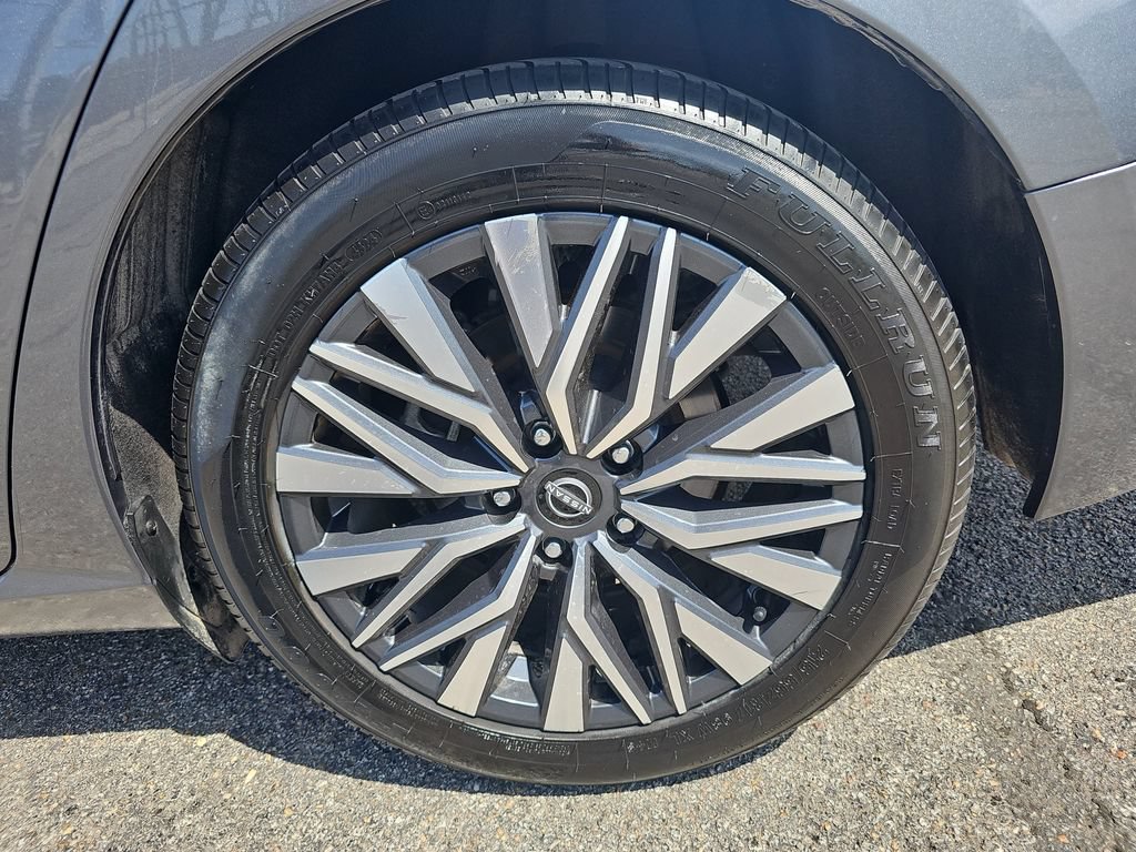 Used 2024 Nissan Altima 2.5 SV FWD image 32