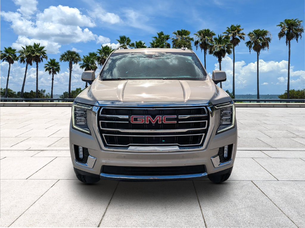Used 2023 GMC Yukon XL SLT w/ SLT Premium Package AWD/4WD image 3