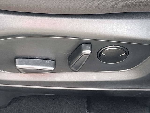 Certified 2024 Ford Explorer XLT RWD image 14