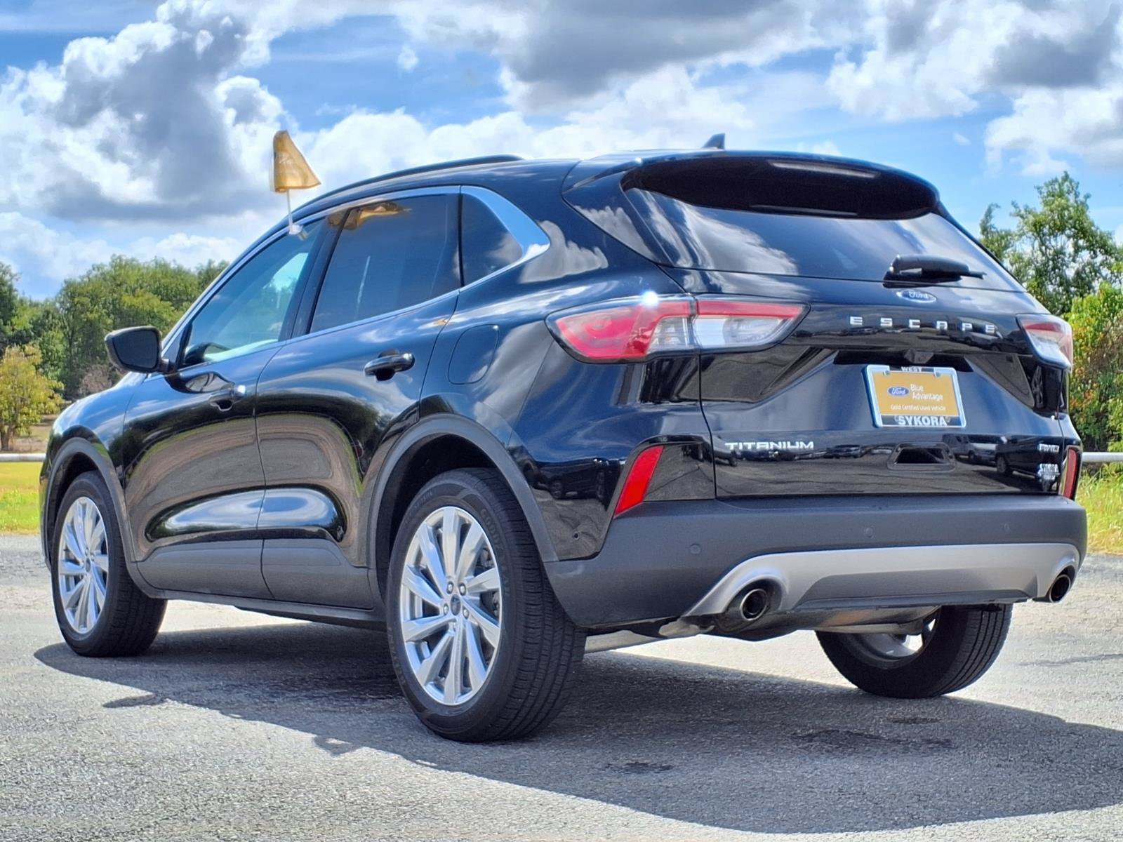 Certified 2022 Ford Escape Titanium w/ Titanium Elite Package AWD/4WD image 7