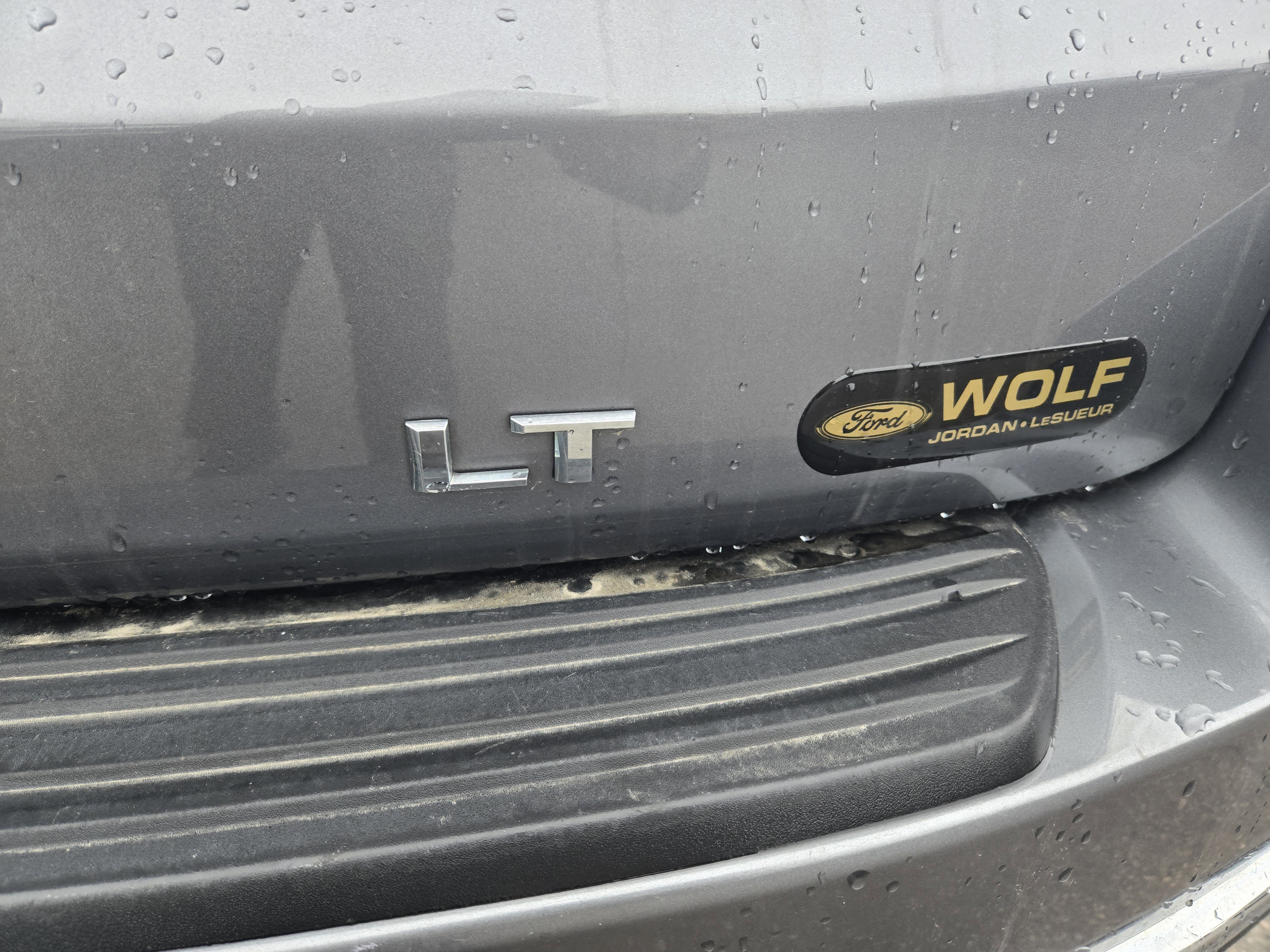 Used 2021 Chevrolet Suburban LT w/ LT Signature Package image 10