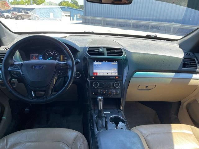 Certified 2017 Ford Explorer XLT w/ Equipment Group 202A AWD/4WD image 3