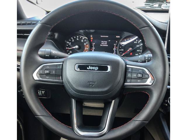 Used 2025 Jeep Compass Trailhawk AWD/4WD image 18