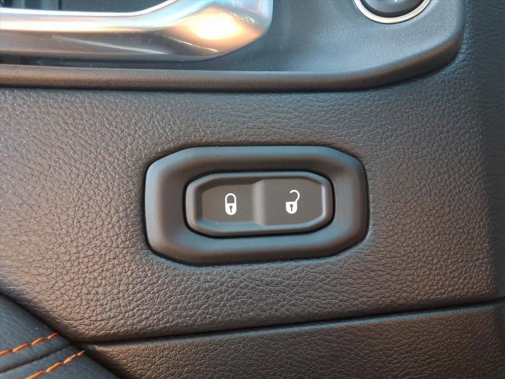 Used 2023 Jeep Gladiator Mojave image 18