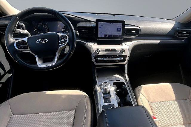 Certified 2023 Ford Explorer XLT RWD image 16