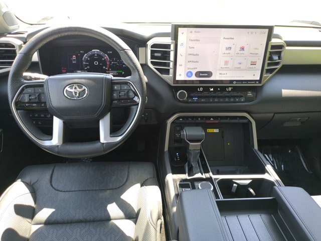 Used 2024 Toyota Tundra Limited AWD/4WD image 31