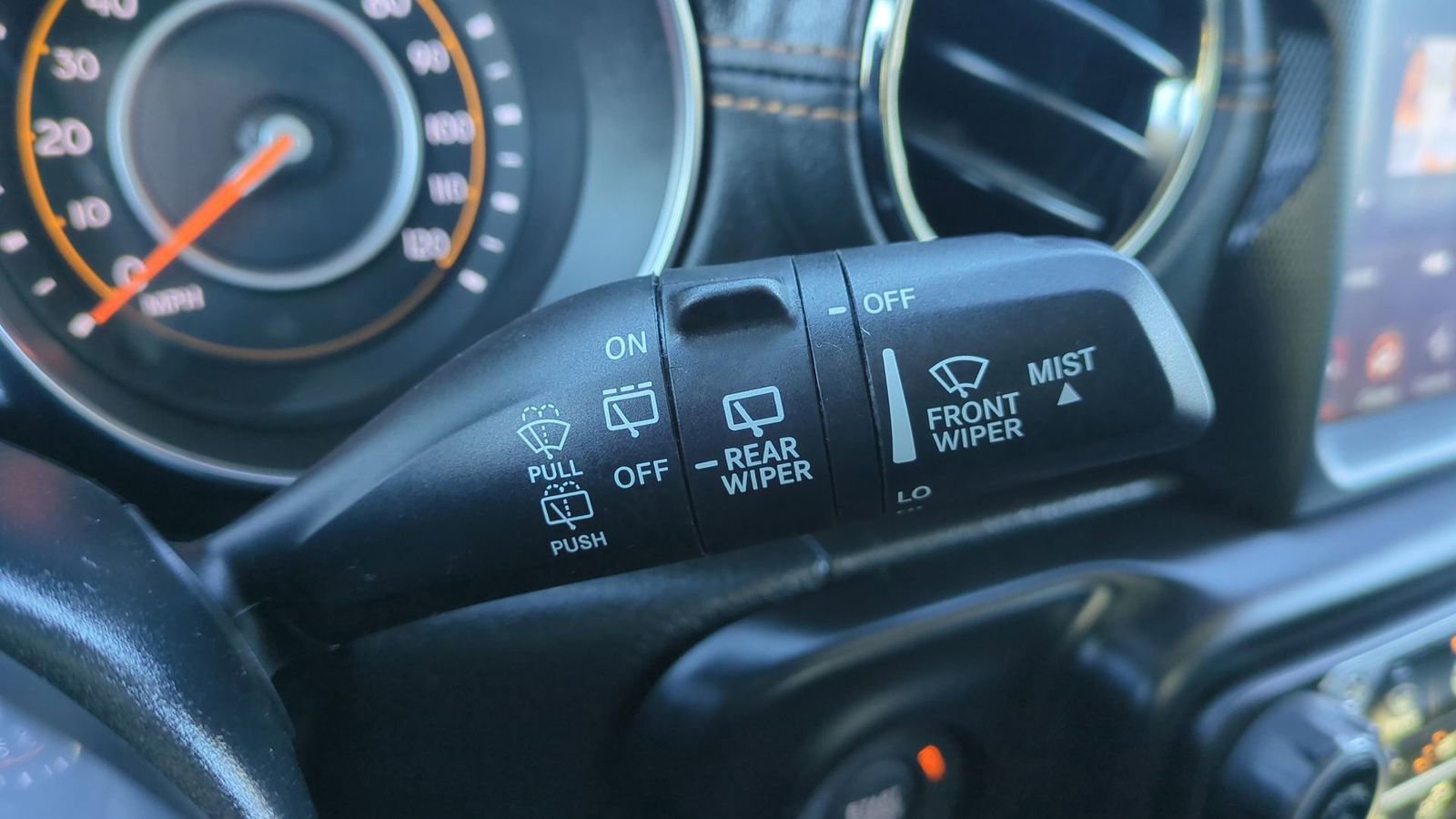 Used 2022 Jeep Wrangler Unlimited Sahara image 27