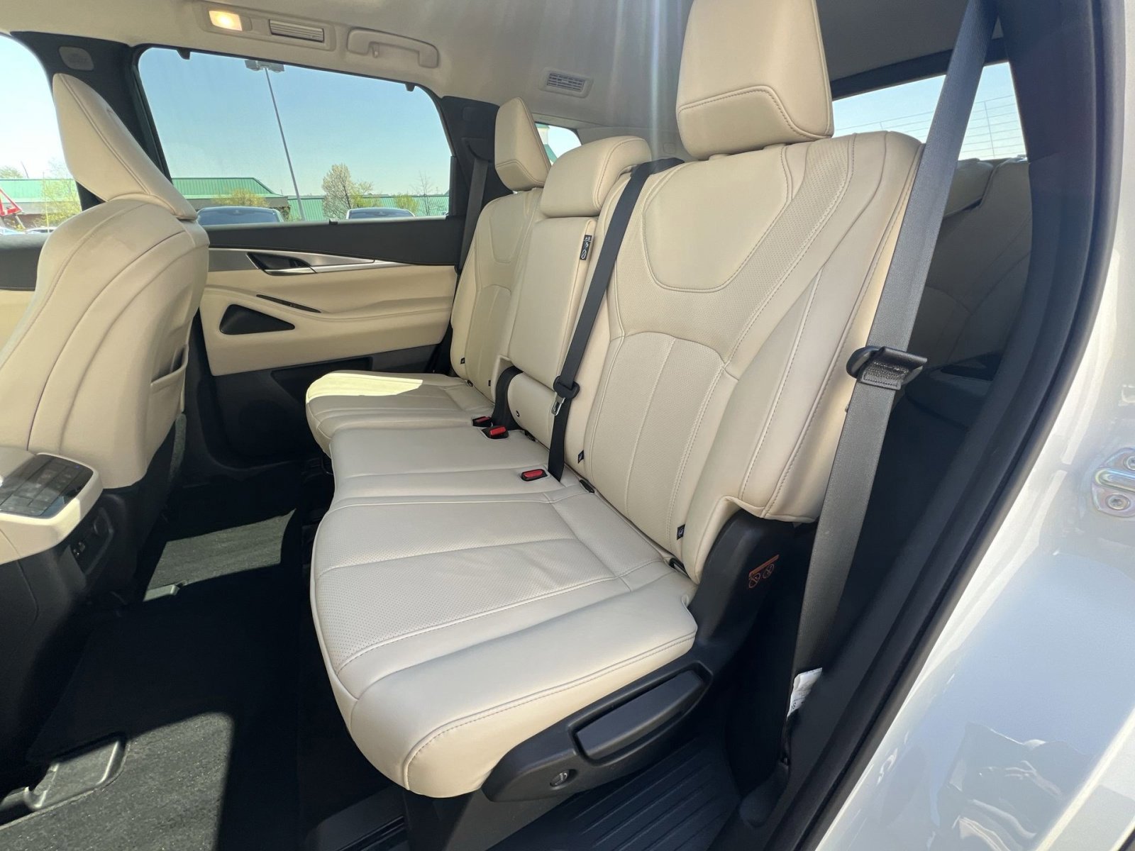 Used 2023 INFINITI QX60 Luxe w/ Cargo Package image 25