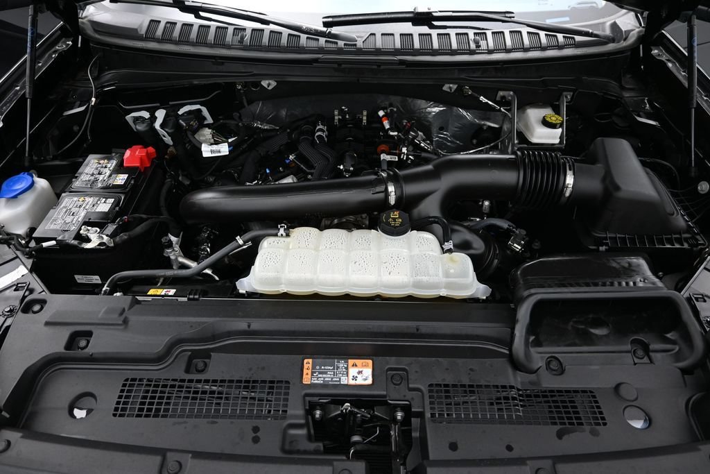 Certified 2025 Ford Expedition Active AWD/4WD image 11
