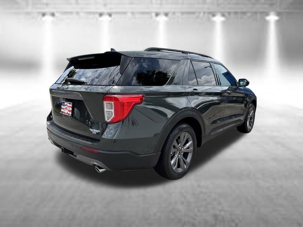 Certified 2023 Ford Explorer XLT w/ Equipment Group 202A RWD image 4
