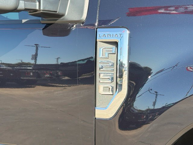 Certified 2022 Ford F250 Lariat w/ Lariat Value Package AWD/4WD image 11