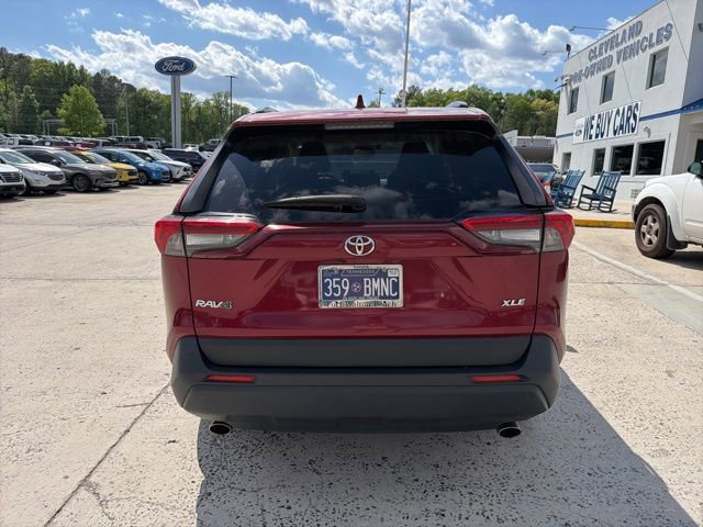 Used 2020 Toyota RAV4 XLE Premium FWD image 8