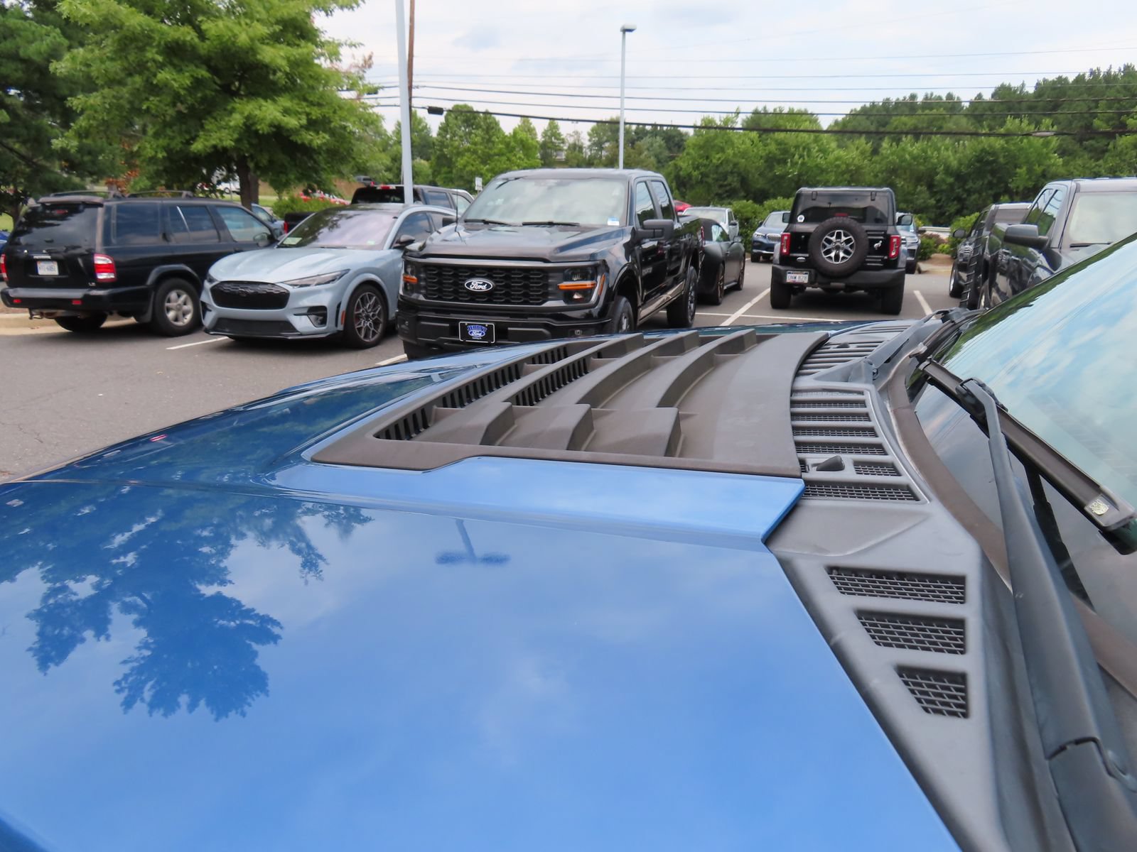 Certified 2019 Ford F150 Raptor w/ Equipment Group 802A Luxury AWD/4WD image 11
