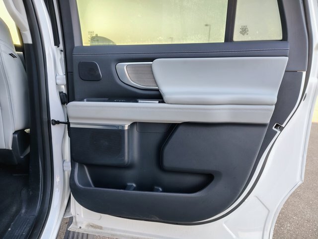 Certified 2025 Ford Expedition Max Platinum w/ Driver's Package AWD/4WD image 15