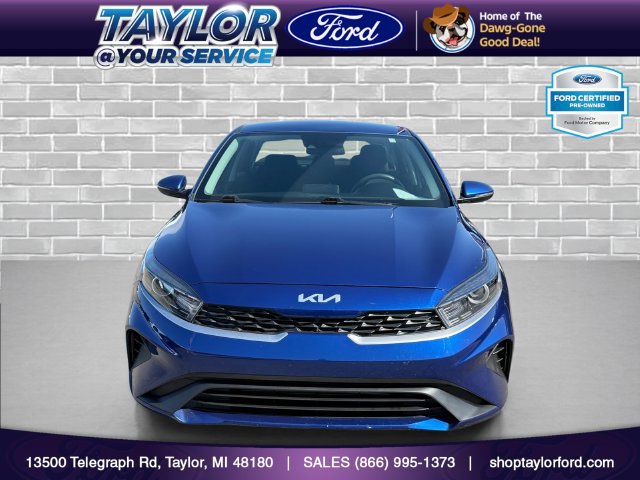 Used 2023 Kia Forte LXS w/ LXS Technology Package FWD image 2
