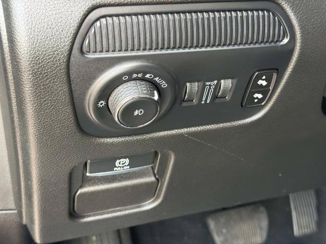 Used 2024 Jeep Wagoneer Series II w/ Flexible Seating Group AWD/4WD image 12