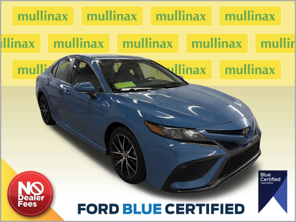 Used 2024 Toyota Camry SE FWD image 1