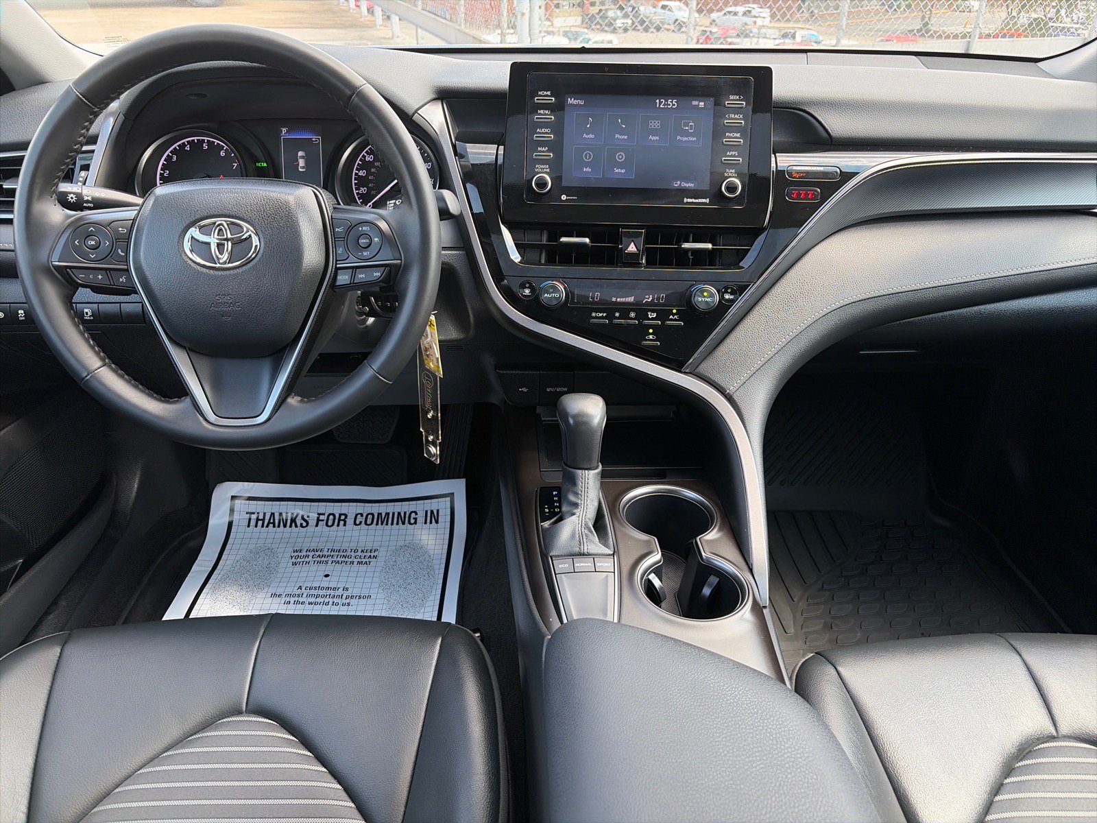 Used 2024 Toyota Camry SE FWD image 6