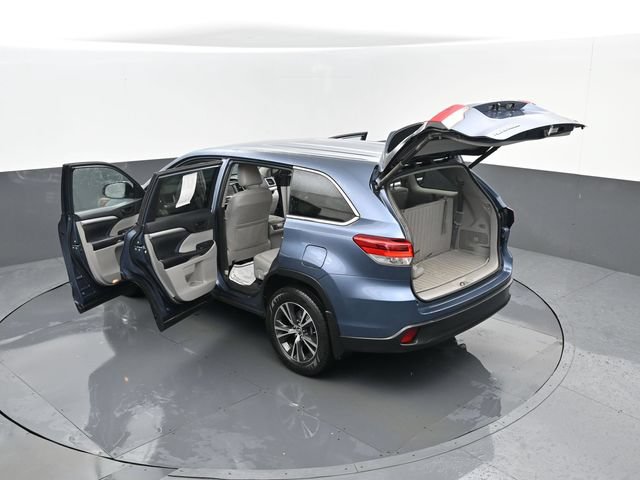 Used 2019 Toyota Highlander Plus AWD/4WD image 27
