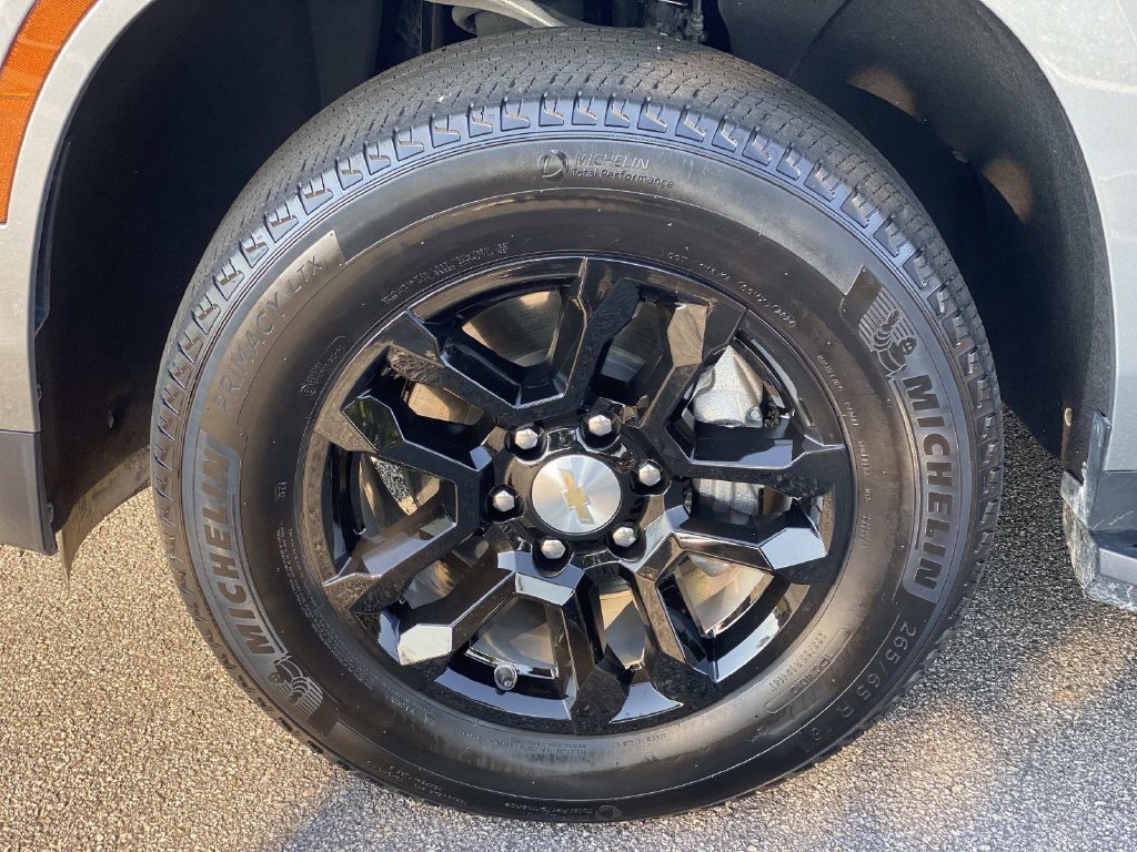 Used 2025 Chevrolet Tahoe LT AWD/4WD image 13