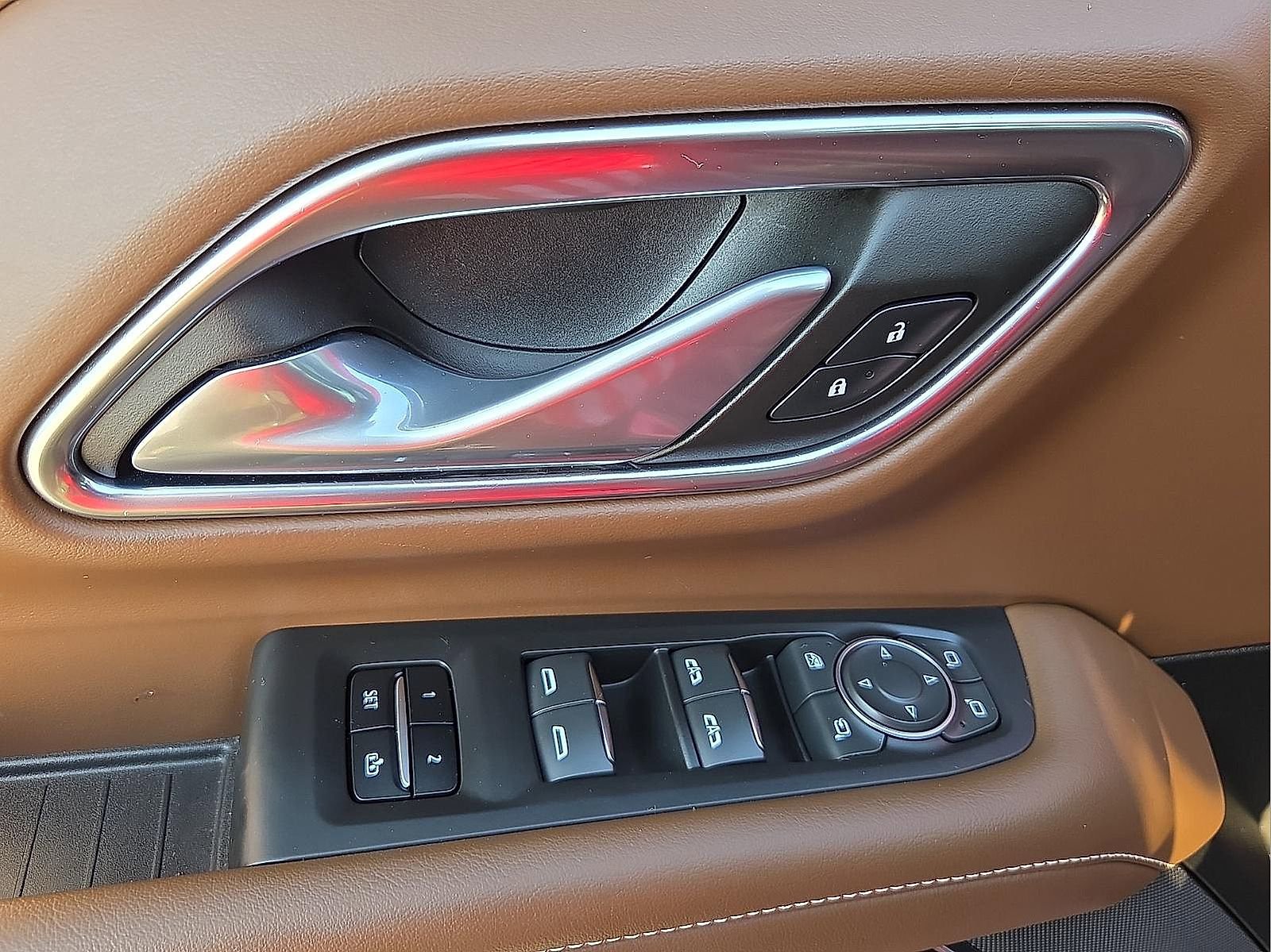 Used 2022 Chevrolet Suburban High Country image 14