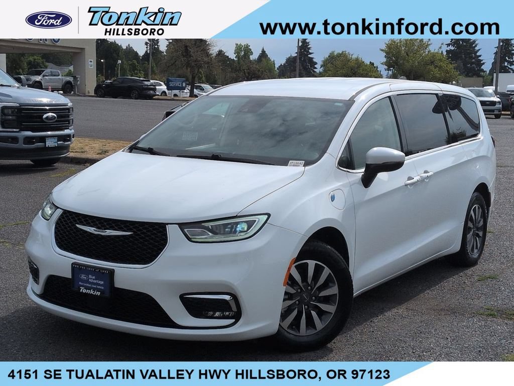 Used 2023 Chrysler Pacifica Touring-L