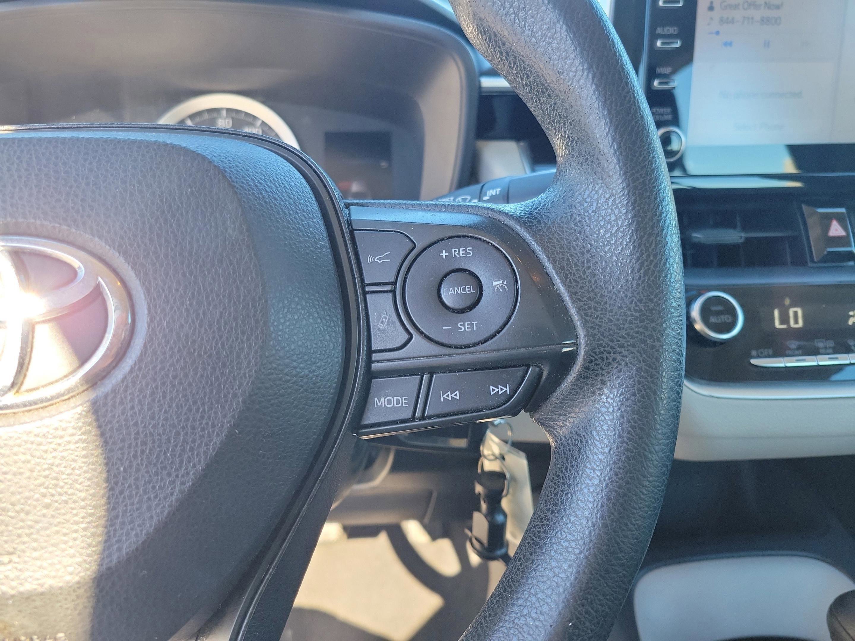 Used 2021 Toyota Corolla LE image 23