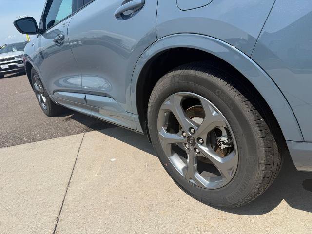 Certified 2023 Ford Escape ST-Line w/ Tech Pack #1 FWD image 20