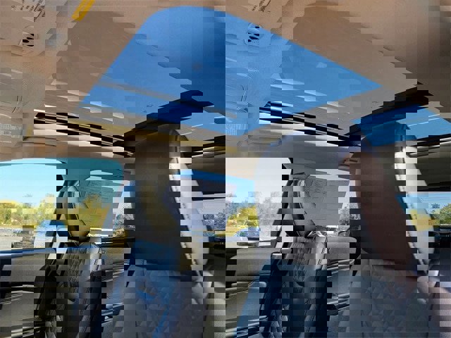 Certified 2023 Ford Edge Titanium image 4