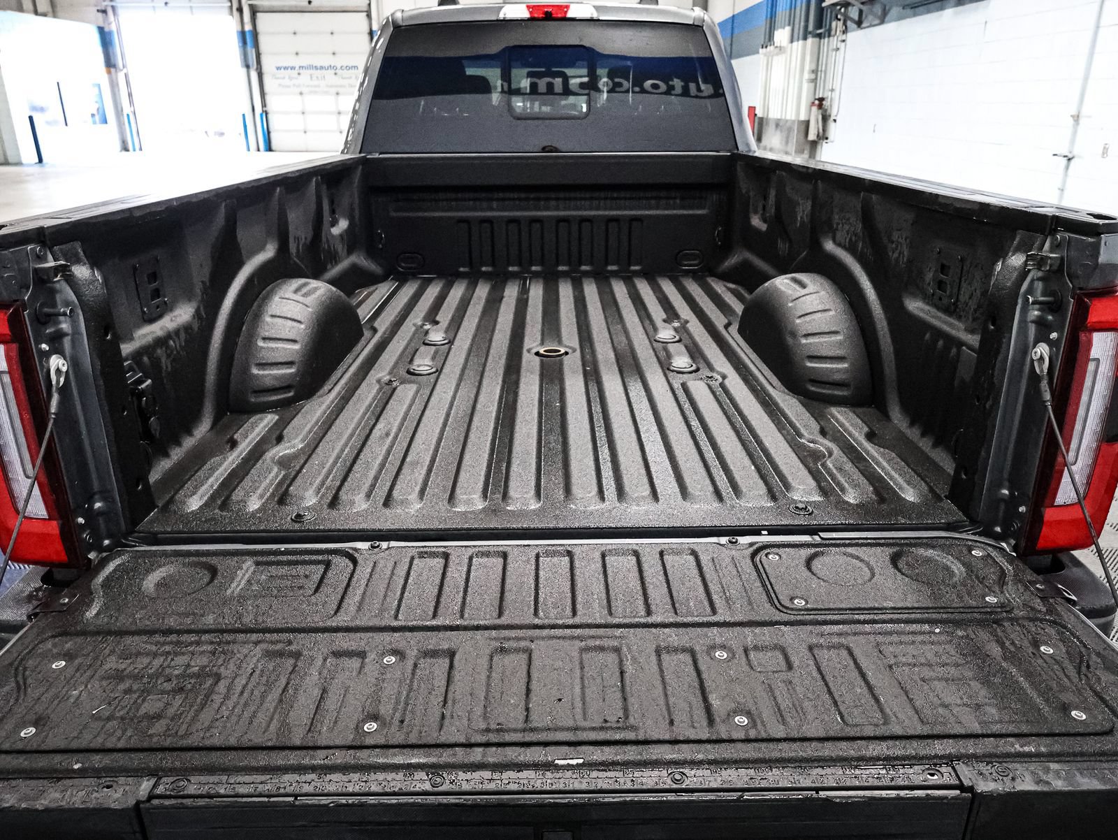 Certified 2025 Ford F350 Platinum AWD/4WD image 18