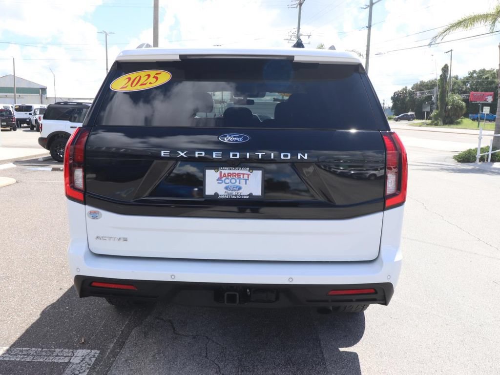 Certified 2025 Ford Expedition Active RWD image 14
