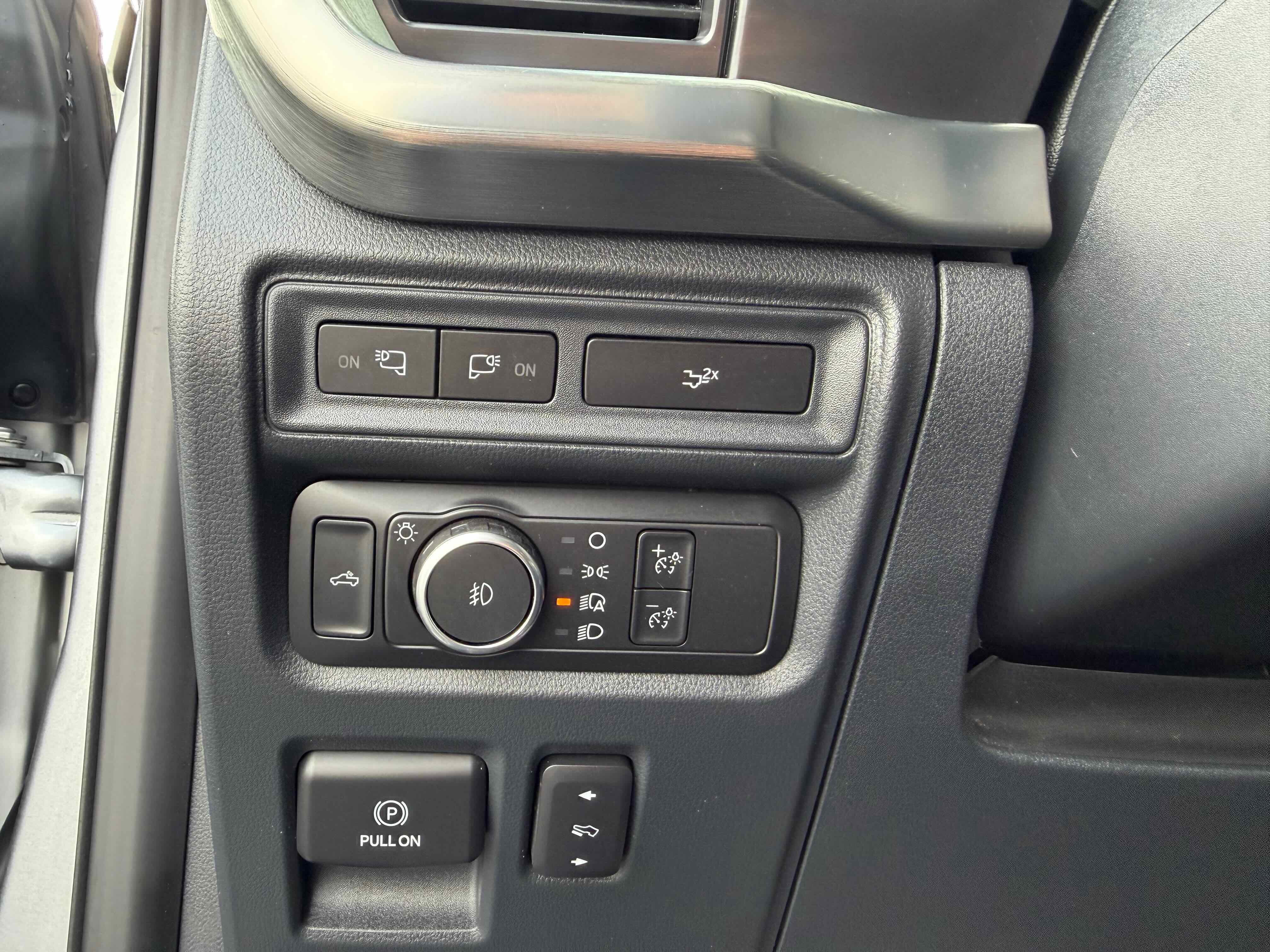 Certified 2022 Ford F150 Lariat w/ Equipment Group 502A High image 27