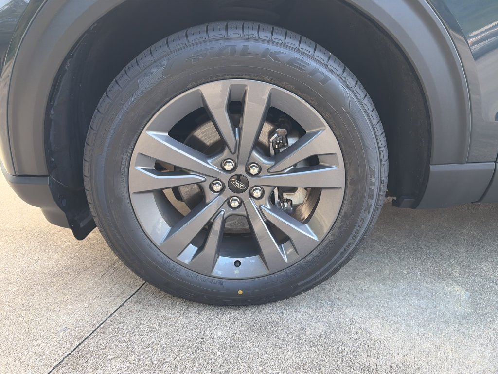 Certified 2023 Ford Explorer XLT w/ Equipment Group 202A RWD image 13