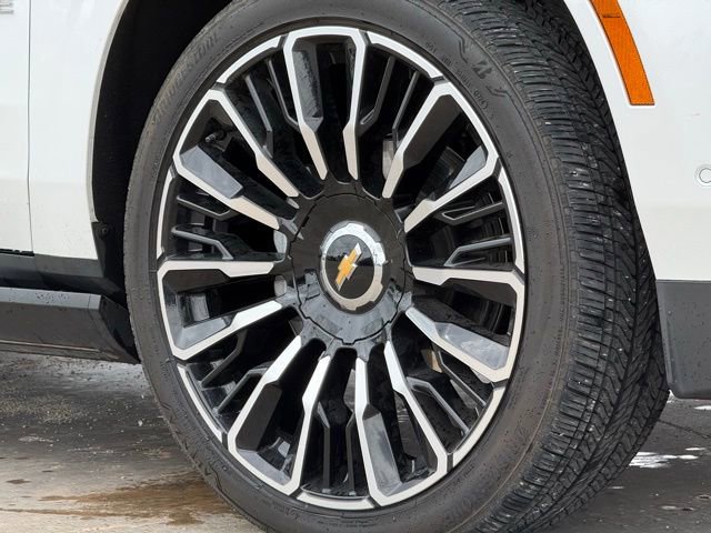 Used 2025 Chevrolet Tahoe High Country image 13