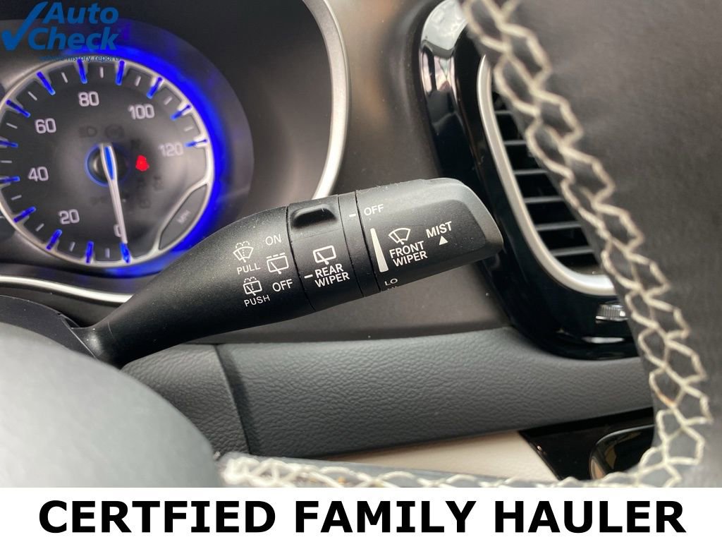 Used 2024 Chrysler Pacifica Touring-L FWD image 33