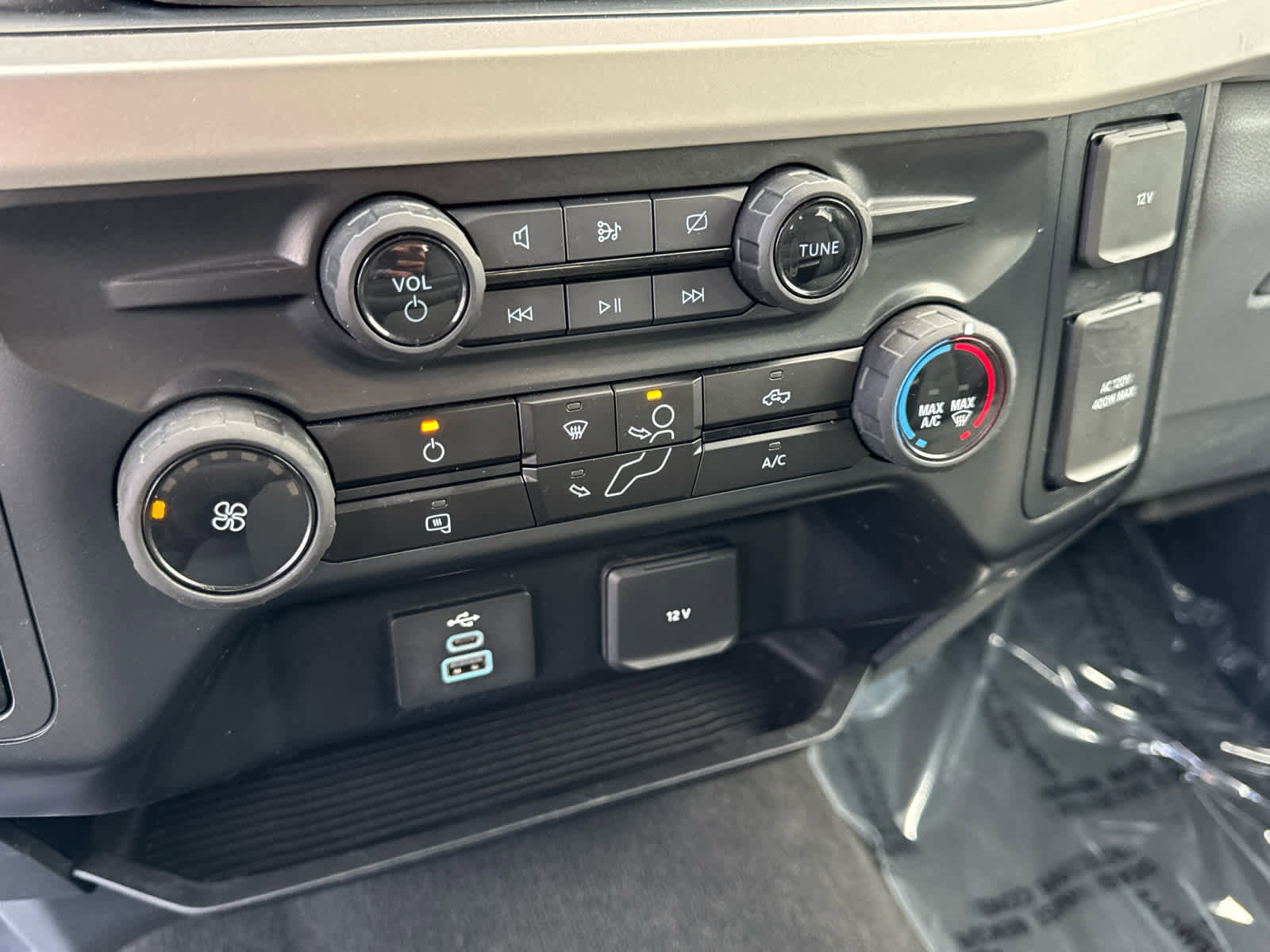 Certified 2024 Ford F250 XLT AWD/4WD image 31