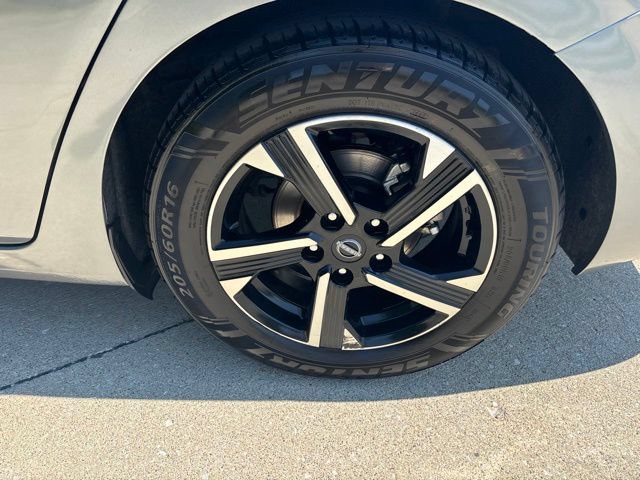 Used 2024 Nissan Sentra SV FWD image 11