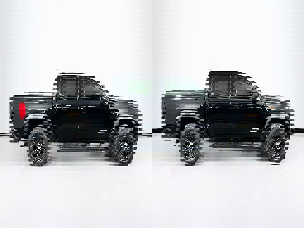 Used 2023 GMC Canyon Elevation w/ Elevation Premium Package image 25