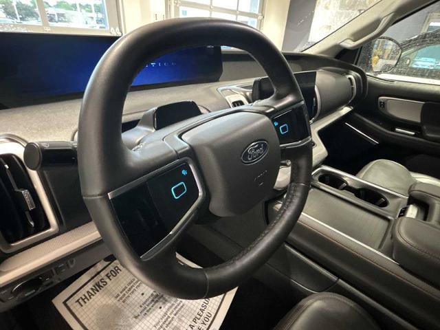 Certified 2025 Ford Expedition Active AWD/4WD image 9