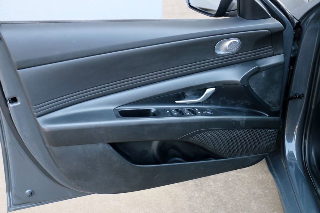 Used 2024 Hyundai Elantra Limited FWD image 13