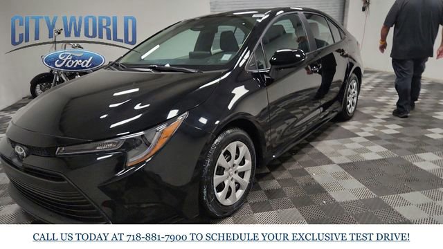 Used 2025 Toyota Corolla LE image 9