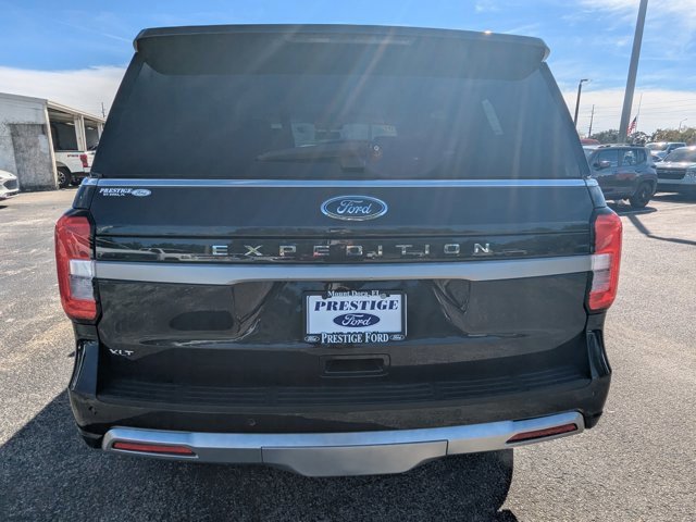 Certified 2024 Ford Expedition XLT image 4