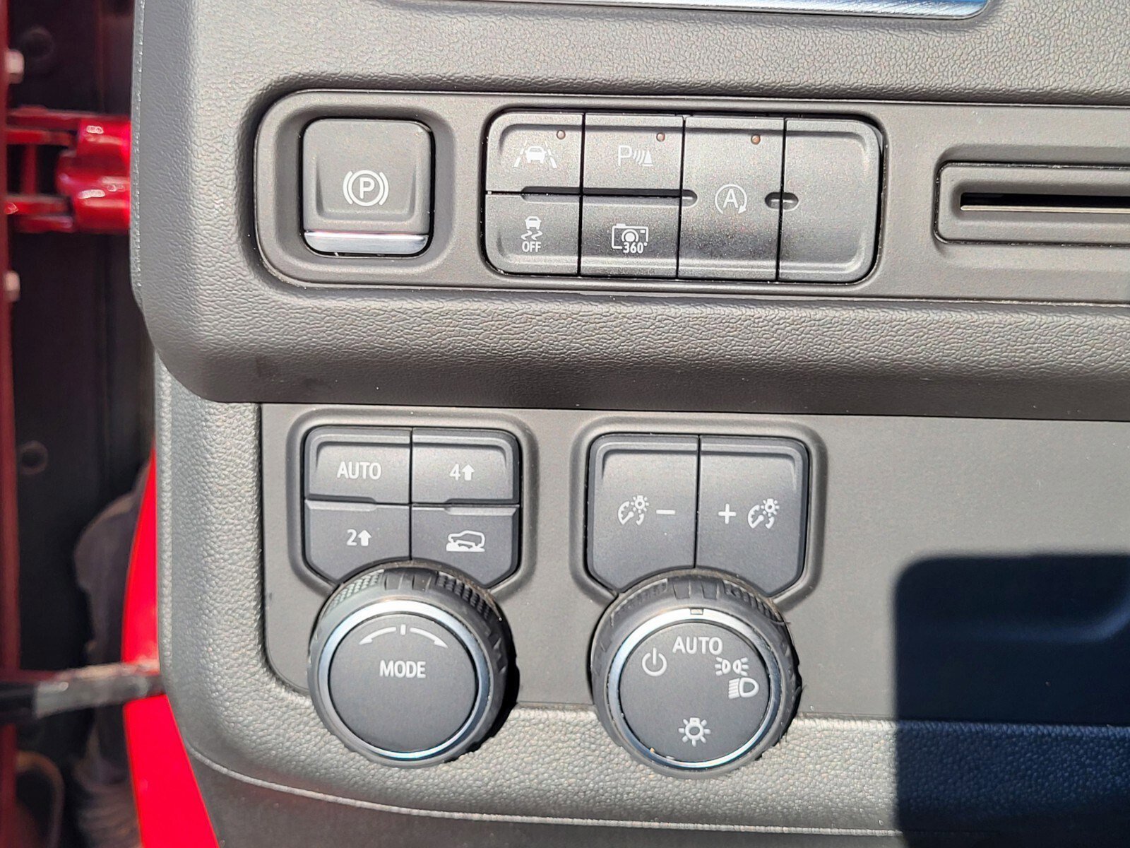 Used 2024 Chevrolet Suburban RST w/ Luxury Package image 24